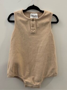 Mebie Baby beige sleeveless bubble romper